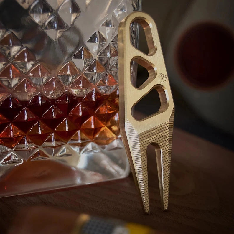Metal material sample 10